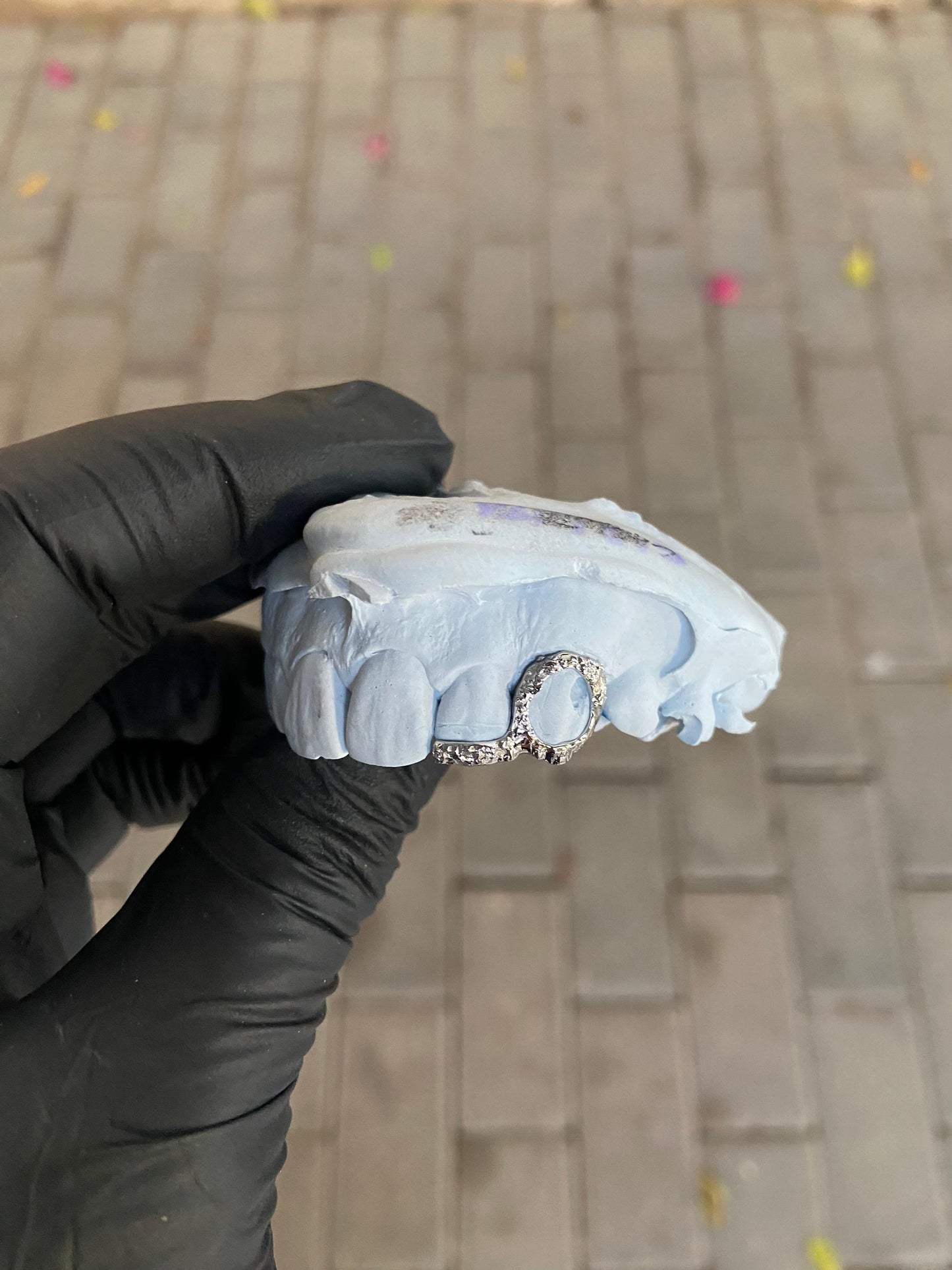 GRILLZ 2 PIEZAS VENTANA + BORDE INCISAL EFECTO BUST DOWN