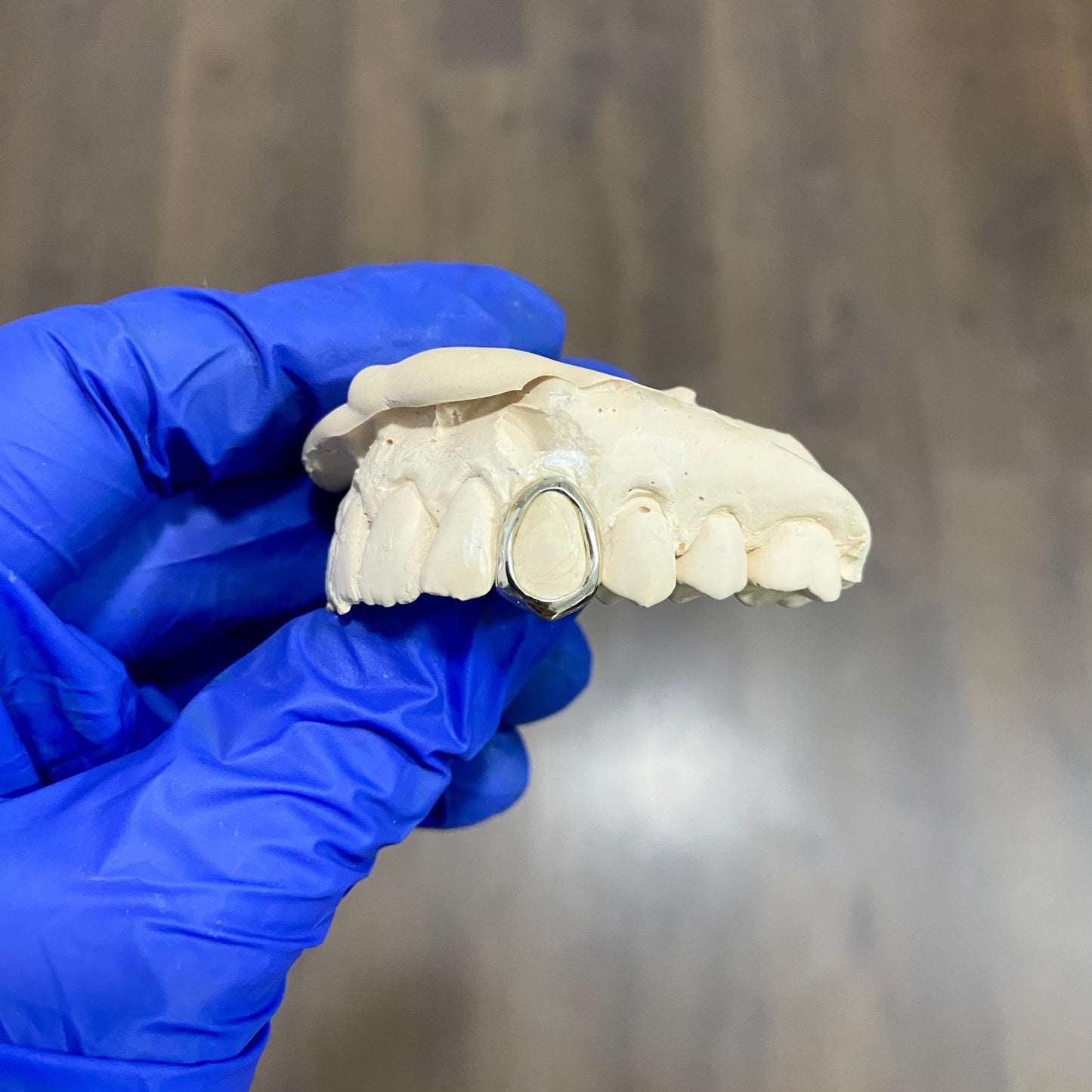GRILLZ 1 PIEZA VENTANA ORO DENTAL